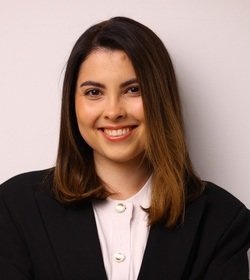    — Ранее НДФЛ не облагалась стоимость продажи доли, если она была в собственности более 5 лет. С января 2025-го, если доход от продажи долей за год превышает 50 млн рублей, то такие доходы формируют налоговую базу по НДФЛ. Иными словами, если сумма сделок с долями превысит 50 млн, то продавцу нужно будет заплатить НДФЛ от суммы, превышающей пороговое значение. Освобождение от уплаты налога действует только при наличии у продавца статуса налогового резидента РФ, — уточнила Илана Ярко, партнер юрфирмы «Право Просто».