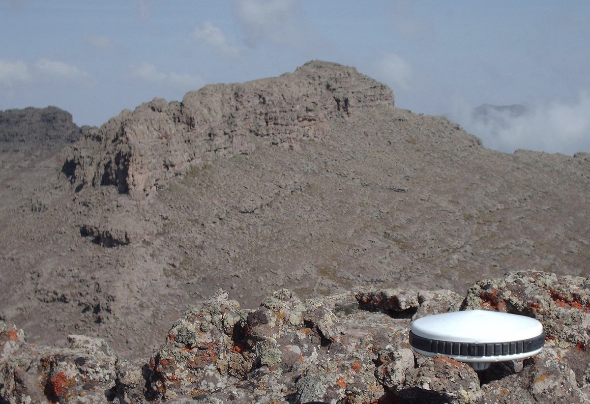 Взято с сайта https://ru.m.wikipedia.org/wiki/%D0%A0%D0%B0%D1%81-%D0%94%D0%B0%D1%88%D1%8D%D0%BD#/media/%D0%A4%D0%B0%D0%B9%D0%BB%3ADejen_misura_da_cima_W.jpg