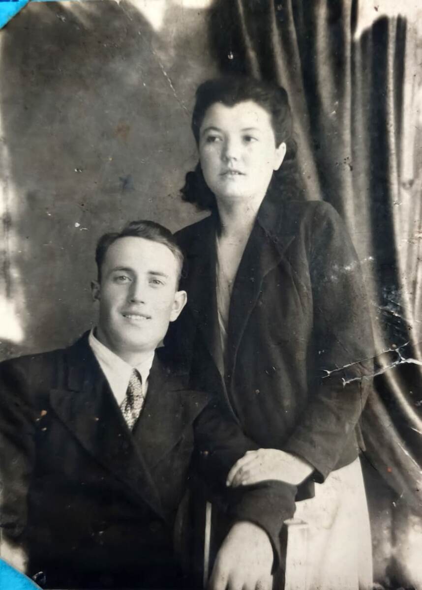 Гришакин Н. Л. со своей женой Антониной Николаевной, передовой телятницей колхоза «Факел» 