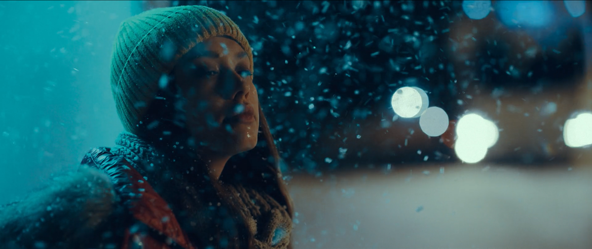 Случайная напарница молодая гвардейка Микаэла. Ну как случайная…