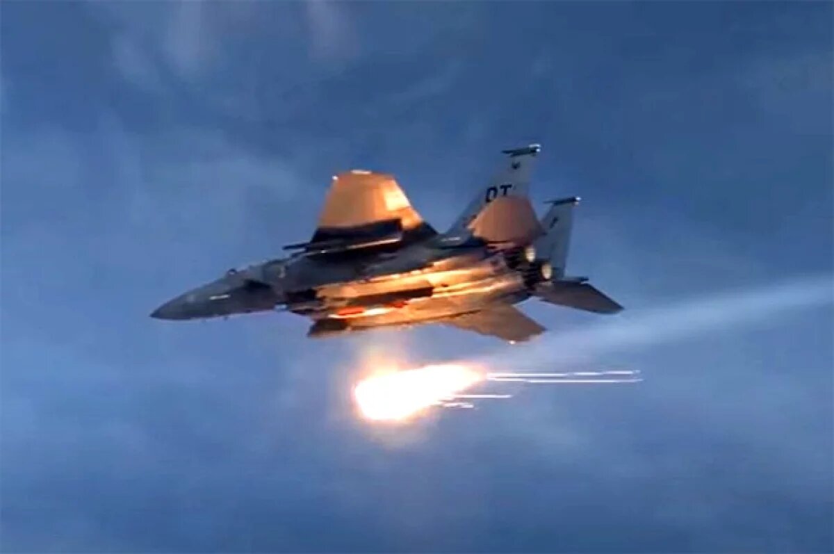    Bloomberg: США доставили ЯО в Британию, чтобы «послать сигнал» РФ