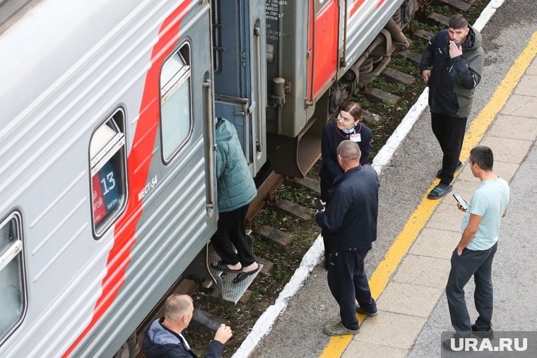    На станции Сальске задерживаются девять поездов