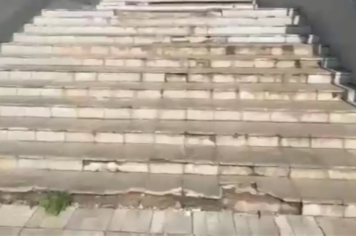    В Башкирии разваливается набережная, благоустроенная за 26 млн рублей