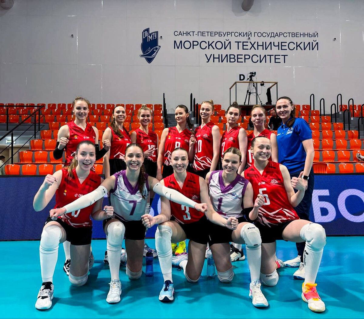 Май. Санкт-Петербург. Анна Багрянцева - победитель первенства России среди студентов в составе Уральского Университета физической культуры. Фото: волейбольный клуб "Динамо-Метар" (Челябинск)