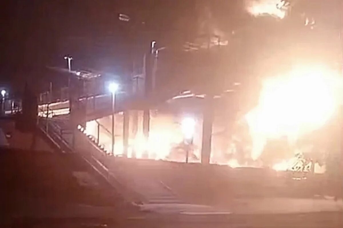    «Всю ночь гремело».