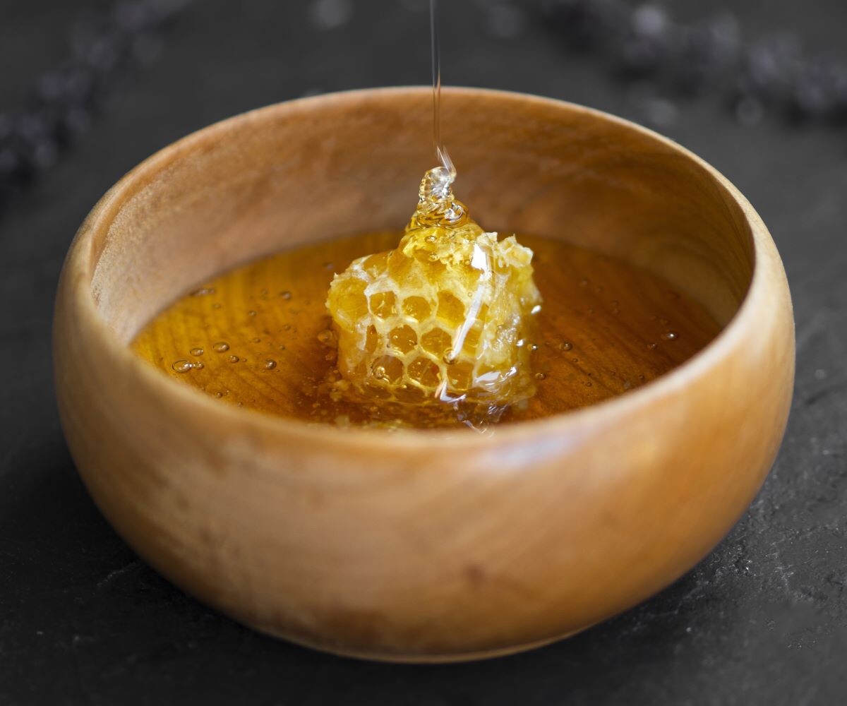    В этот день православные верующие отдают дань памяти святым отцам IV Вселенского Собора и ещё 12 святым