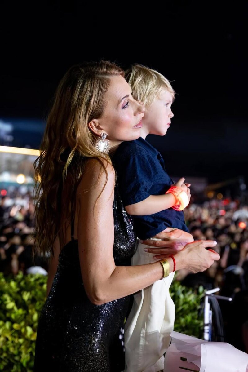    Светлана Бондарчук с сыном Социальные сети