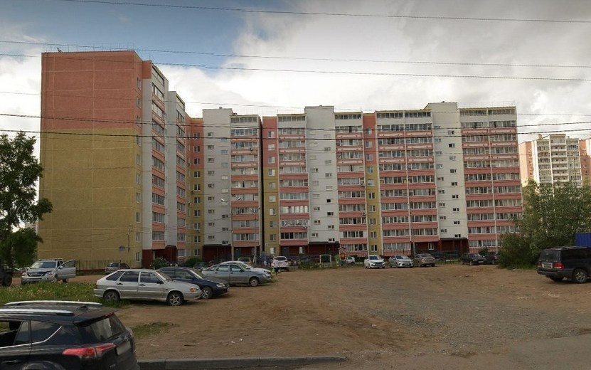    Режим повышенной готовности ввели около многоэтажки на ул. Холмогорова Ижевска