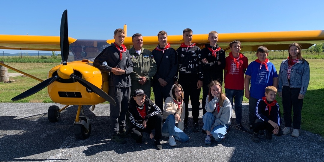Активисты Движения Первых побывали на увлекательной экскурсии на назаровском аэродроме