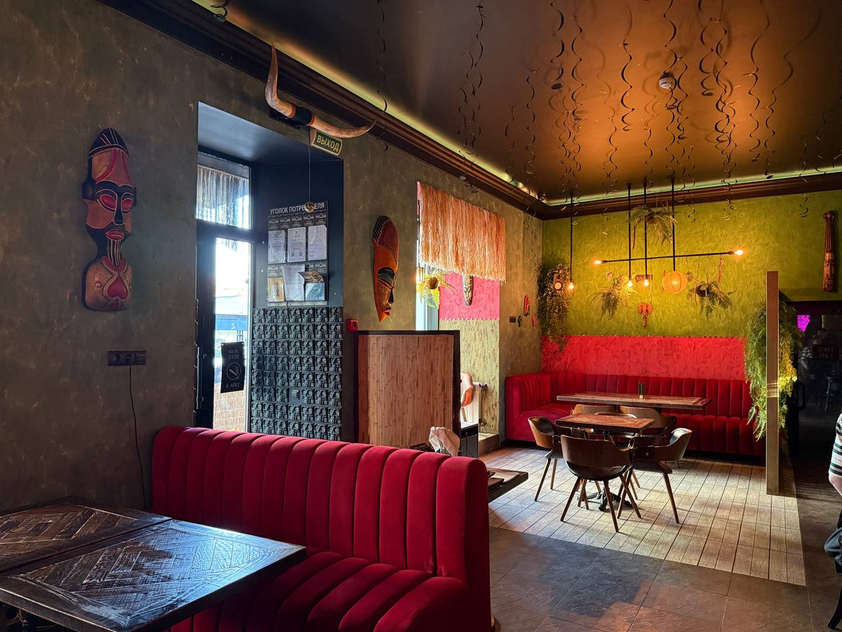 Вид на вход