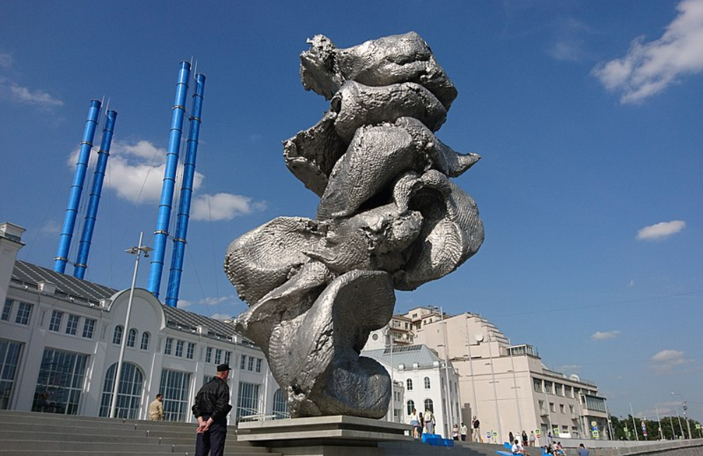 Урс Фишер. "Большая глшина №4"