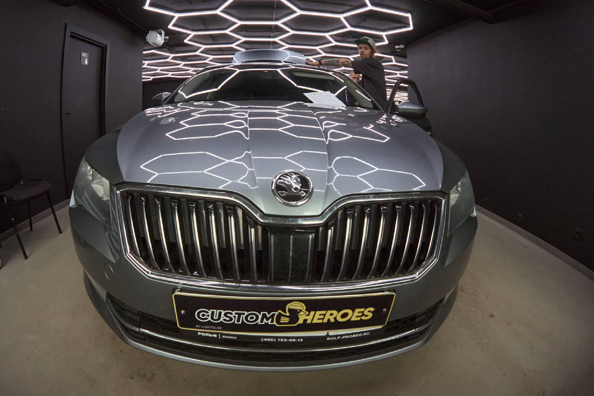 Источник фото: https://custom-heroes.ru/raboty/vid-uslugi/avtozvuk/skoda-superb-b-2016-modernizaciya-multimedia-s-teyes-cc32k-i-kameroy-zadnego-vida/