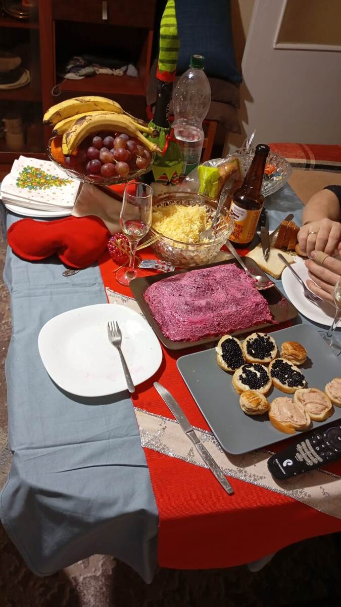 а это мамин стол