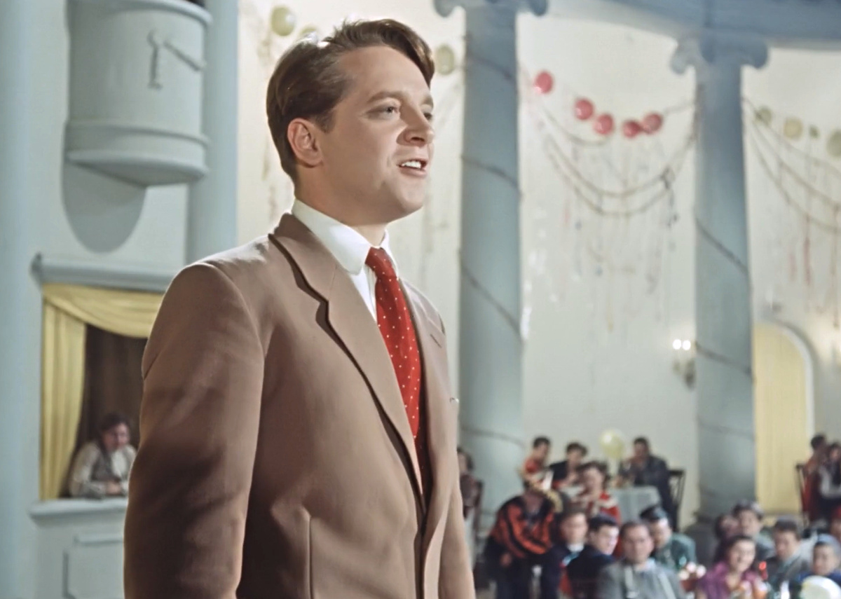 Кадр из кинофильма "Карнавальная ночь", 1956 г., режиссер Эльдар Рязанов, сценаристы Борис Ласкин, Владимир Поляков, композитор Анатолий Лепин (скриншот)