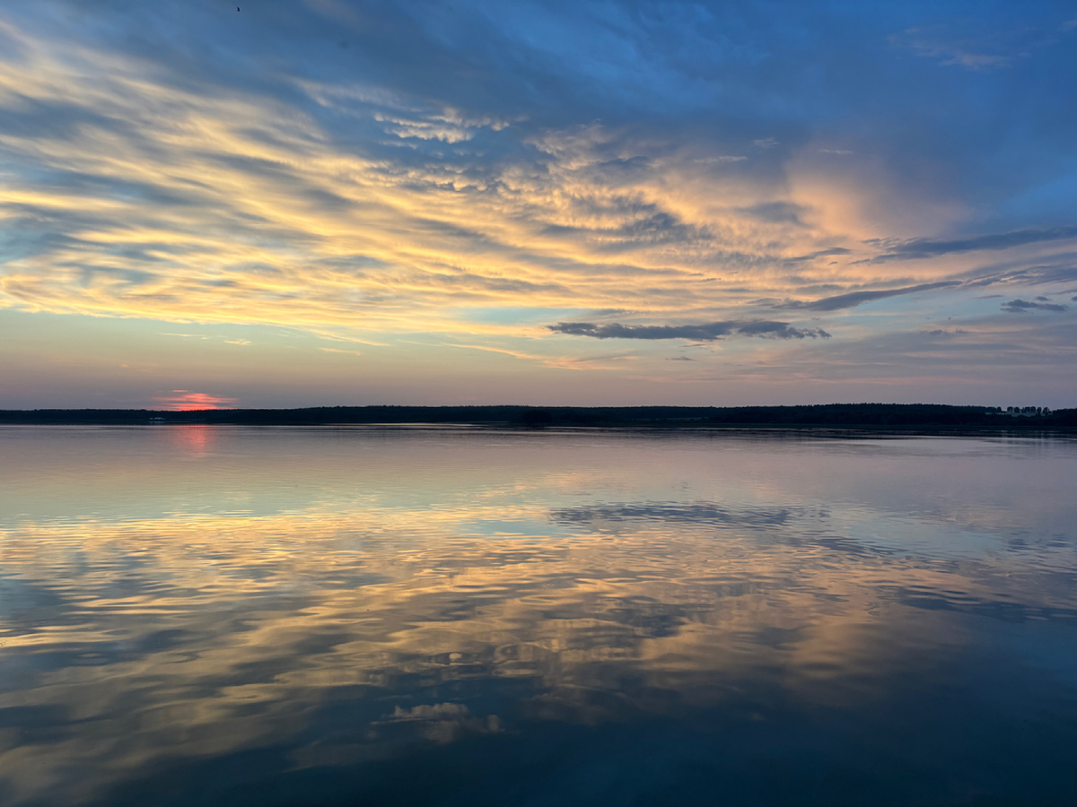 Фото автора. А какие здесь закаты показывают! 
