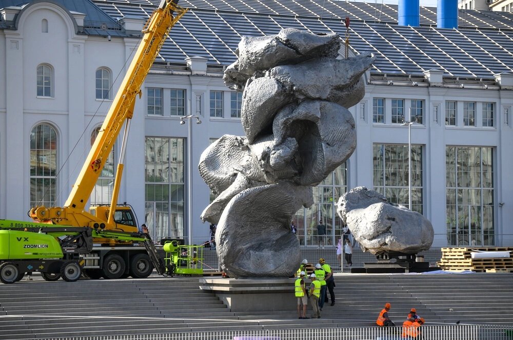    Скульптура Большая глина. Фото: РИА Новости/ Алексей Майшев