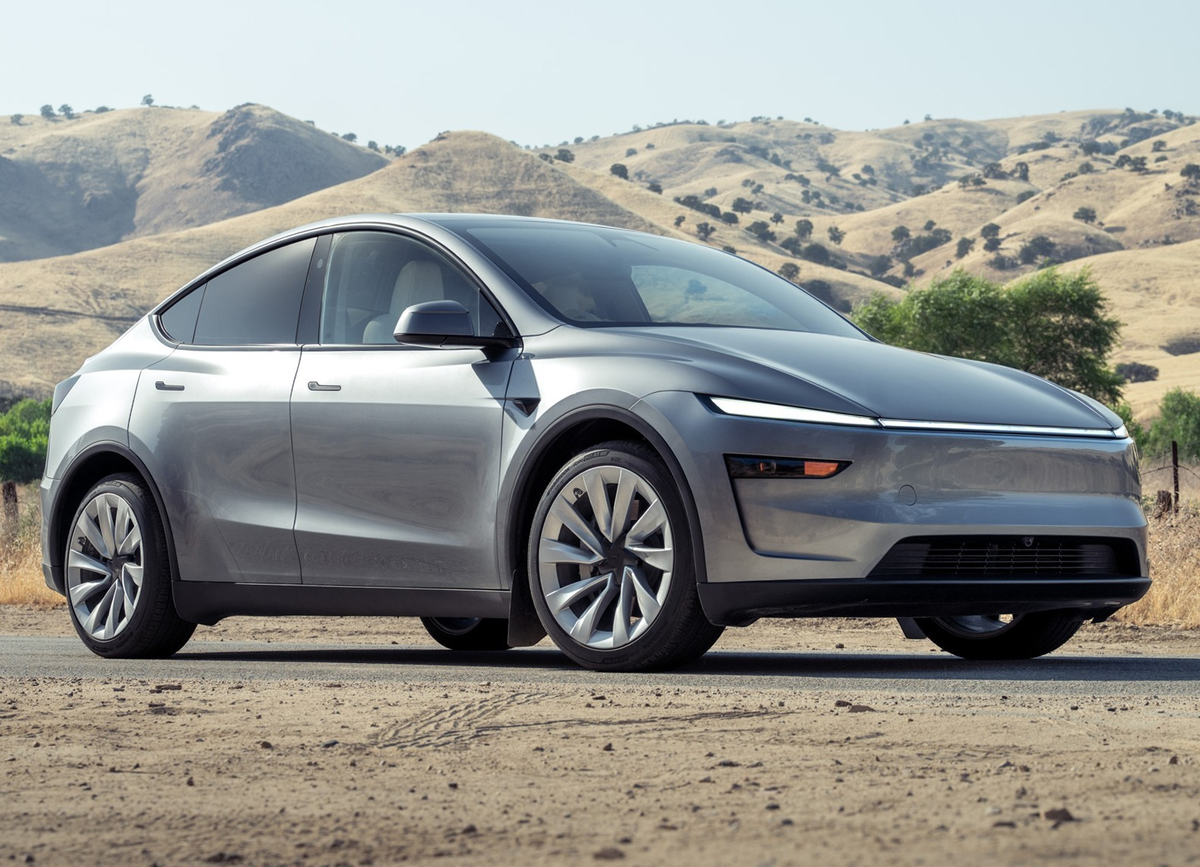 Tesla Model Y 2025 модельного  года