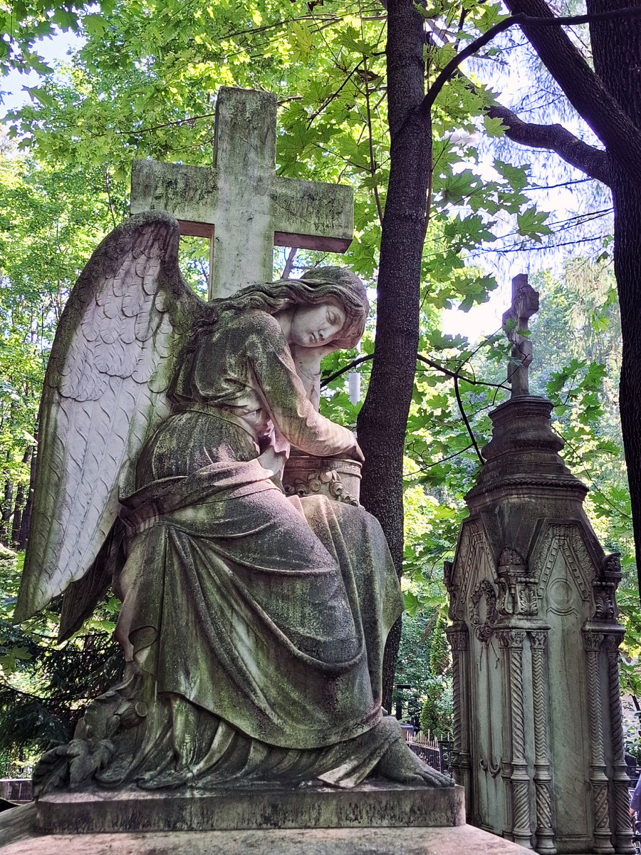 Введенское кладбище в Москве. Фото автора.