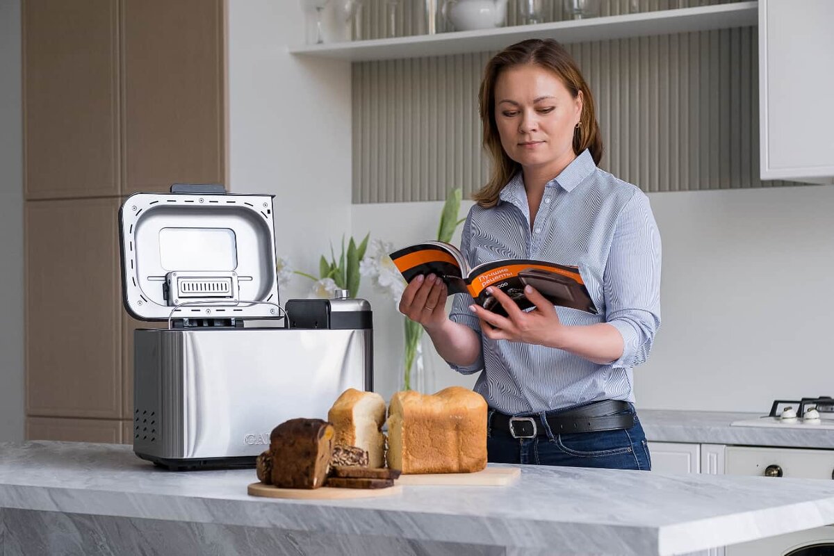 Современные хлебопечи, такие как Garlyn Home BR-2000, — это настоящие помощники на кухне. Они умеют не только выпекать хлеб и замешивать тесто, но и готовят горячие блюда, супы, каши, напитки и даже домашний йогурт