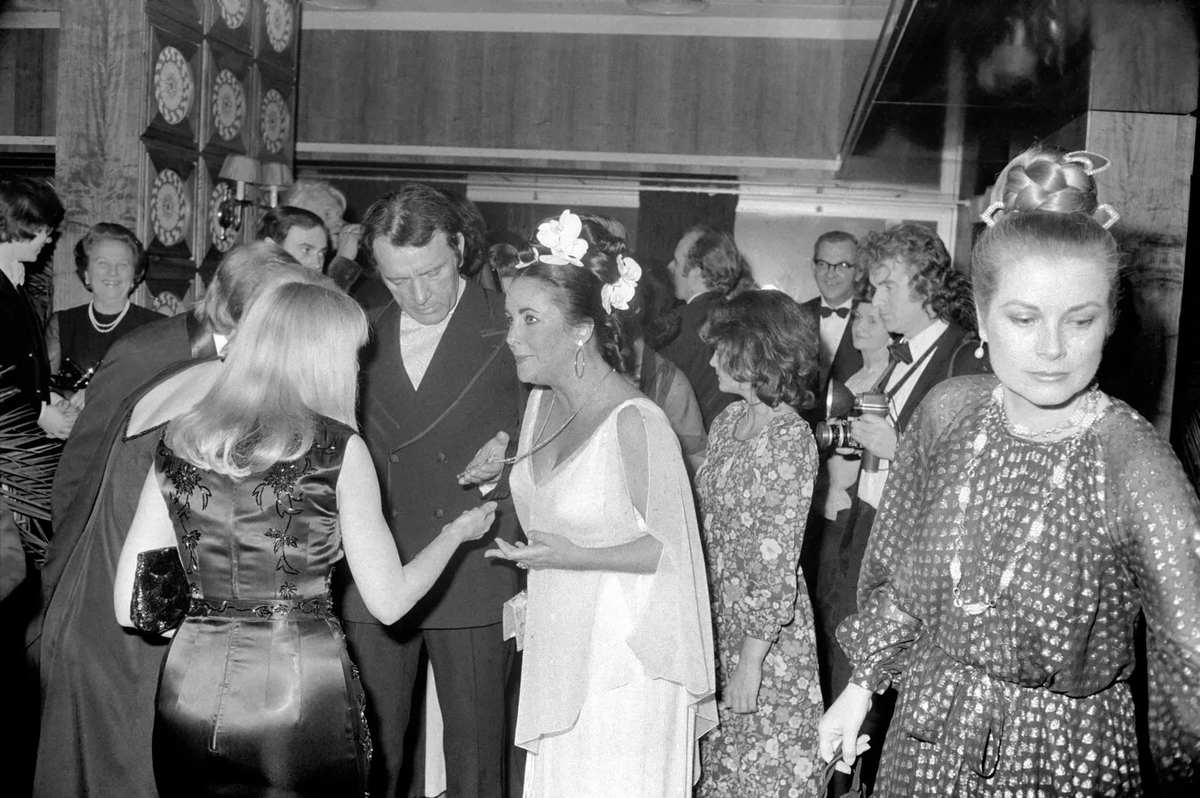 Вечеринка в честь дня рождения Элизабет Тейлор, 1972. (с) Getty Images