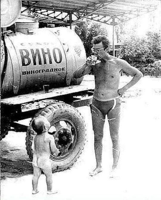 Употребление спиртных напитков вредит вашему здоровью. Я не пропагандирую спиртные напитки. Это просто факт из нашей жизни.  