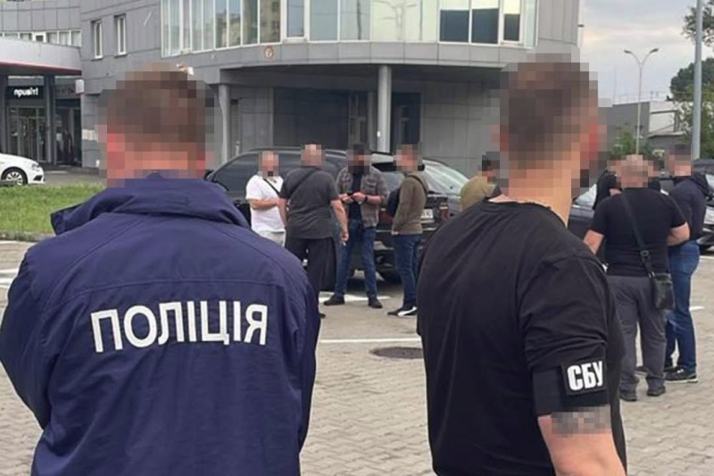    Зеленский расширил штат и полномочия СБУ, разрешив силовикам применять оружие