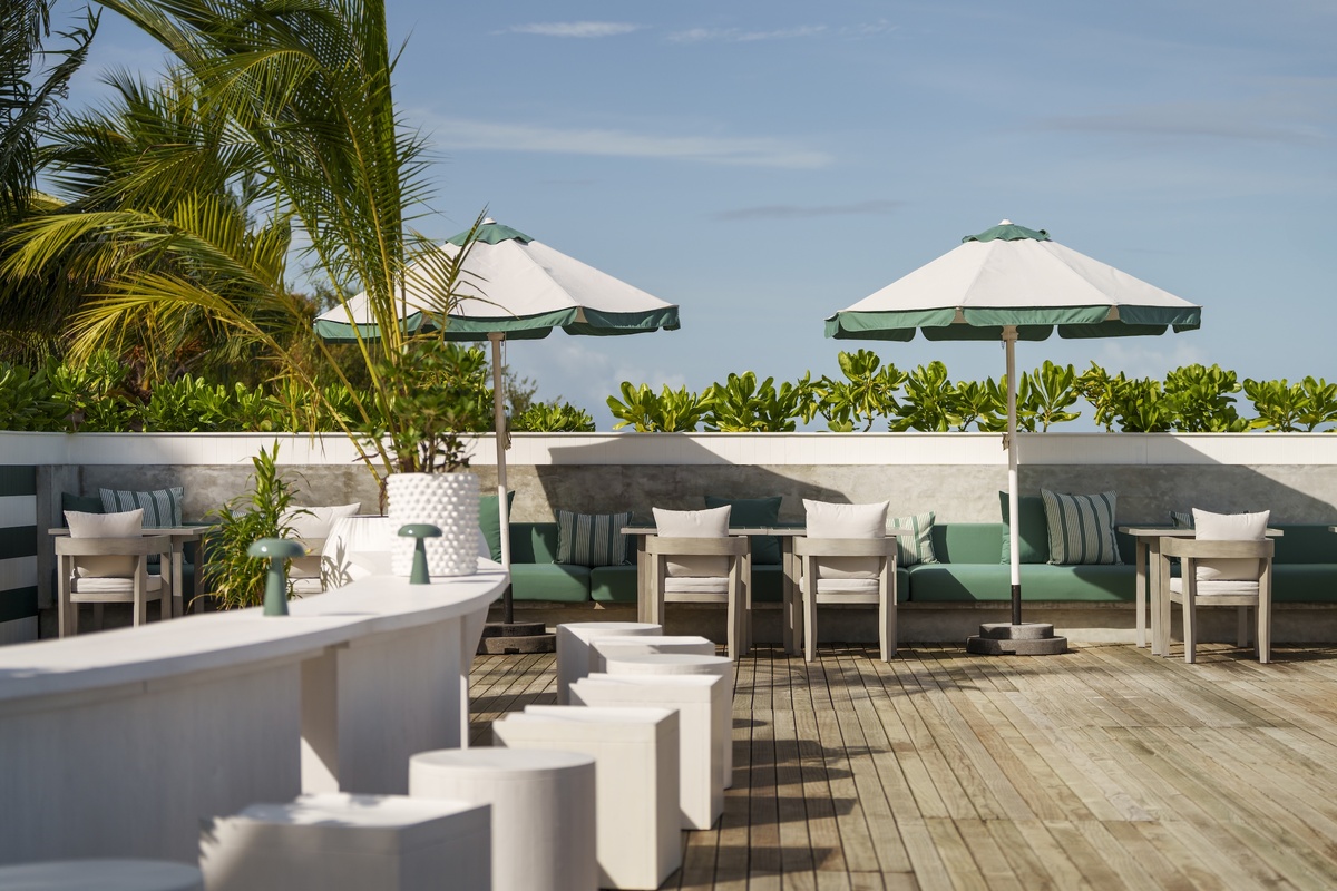    В отеле Sun Siyam Vilu Reef открылся обновленный бар Nautilus Bar (фото 2)