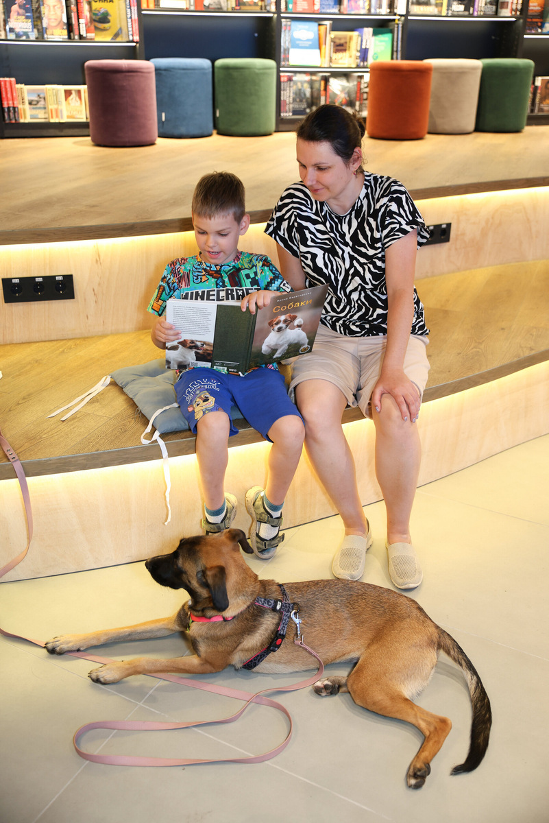 Кэсси на встрече в "Читай-городе"