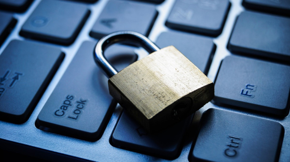    Почему дети не скрывают свой номер телефона в сети