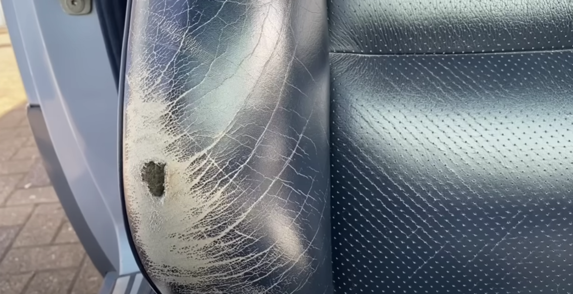 Износ боковой части автомобильного сиденья