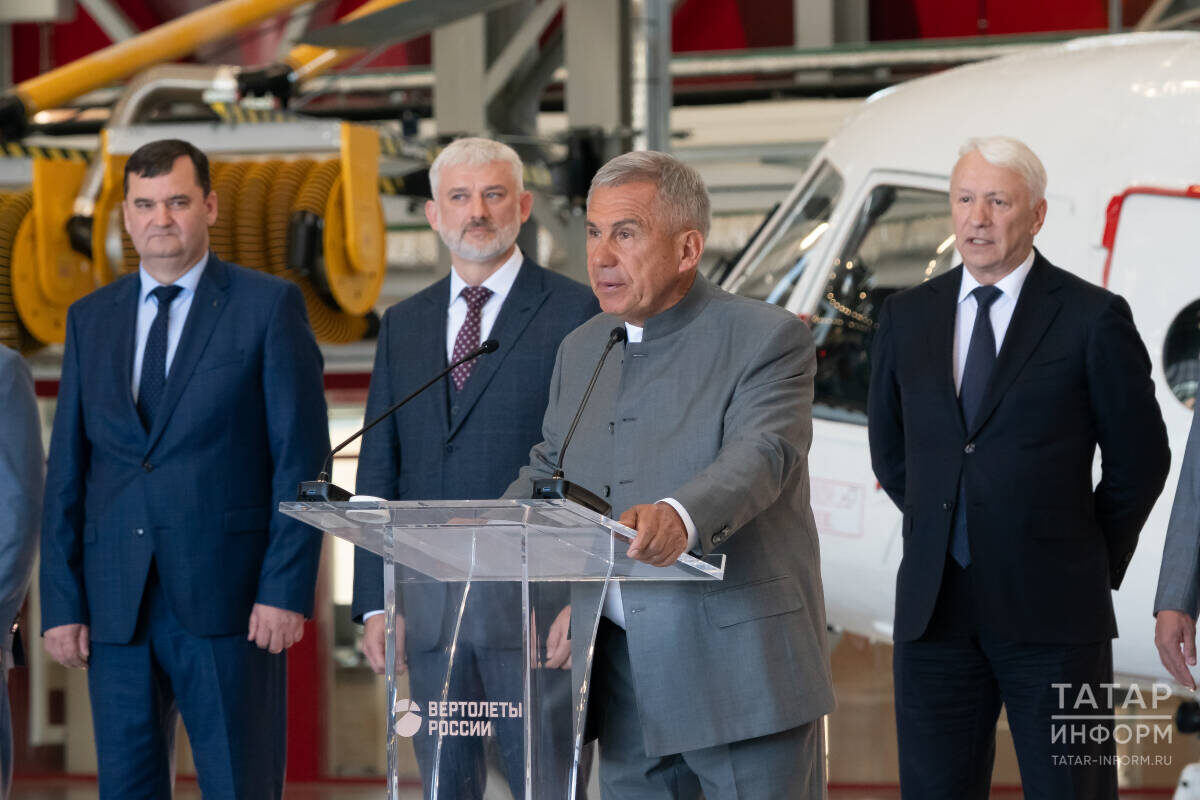 Рустам Минниханов: «Нашу страну без вертолетов сложно представить. Завод имеет стратегическое значение для страны»Фото: © Салават Камалетдинов / «Татар-информ»