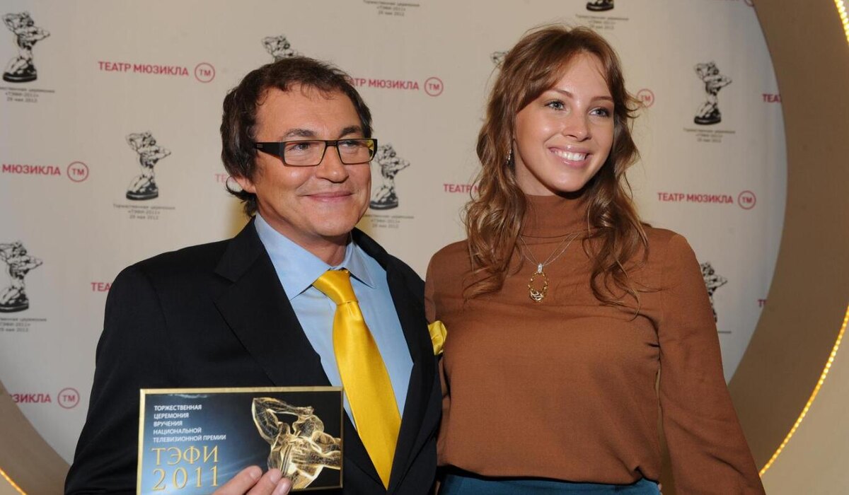     Дмитрий Дибров разводится с женой спустя 16 лет брака