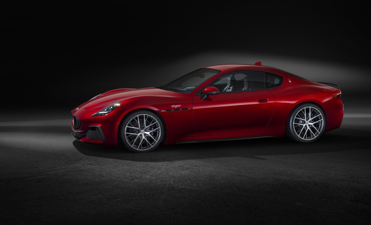    В качестве платформы уникальных мелоксерийных суперкаров выступит Maserati GranTurismo