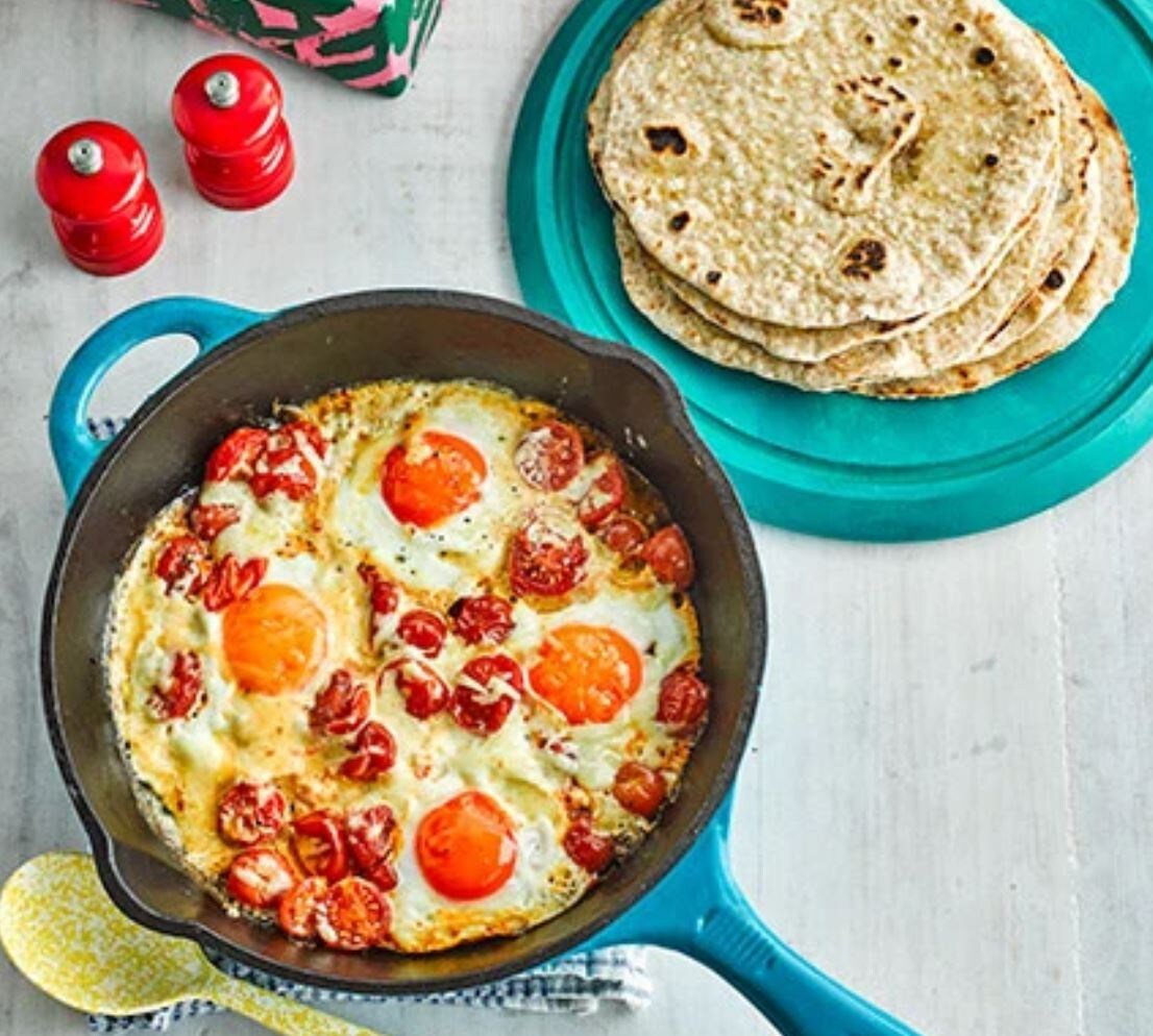 Лепёшки с яичницей в стиле бранч