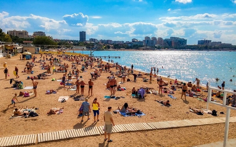 Центральный пляж Геленджика
