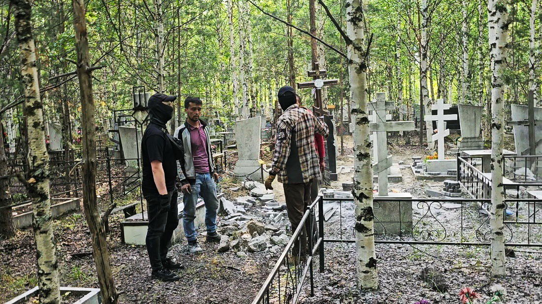    Сургутская полиция проверила иностранных «бизнесменов» на кладбище