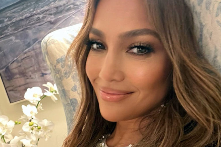    Фото: @jlo Мария Черных