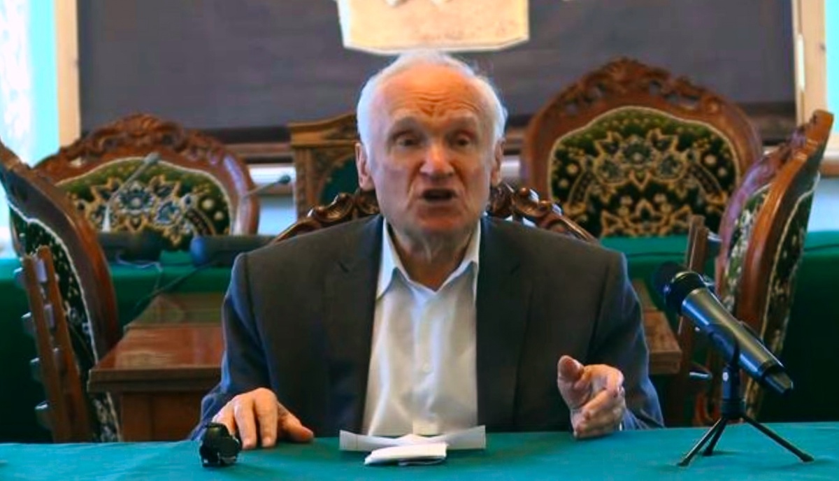 Алексей Ильич Осипов — учёный-богослов, педагог, доктор богословия, заслуженный профессор Московской Духовной Академии и Семинарии, писатель, публицист, проповедник.