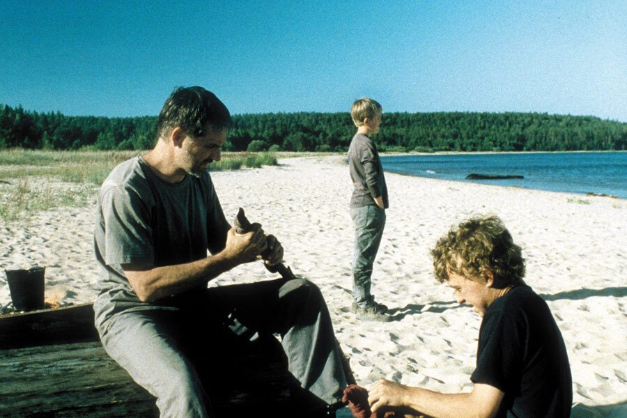 Кадры из к/ф «Возвращение» (2003)