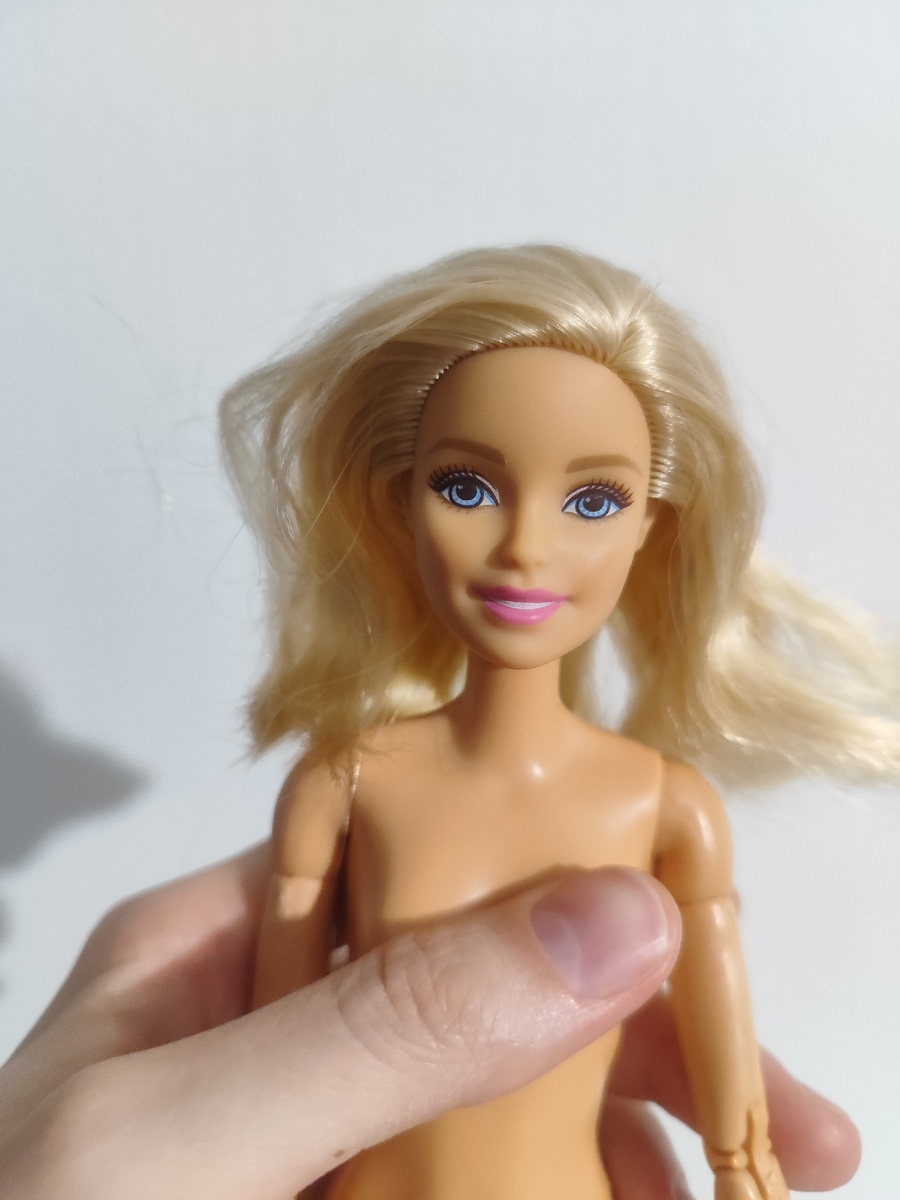 Как помыть волосы кукле Barbie. Фото автора.
