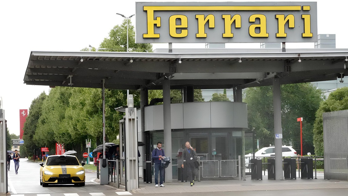    На территории завода Ferrari в Маранелло обнаружен китайский электрокар