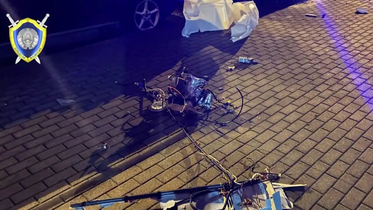    Обломки беспилотника.