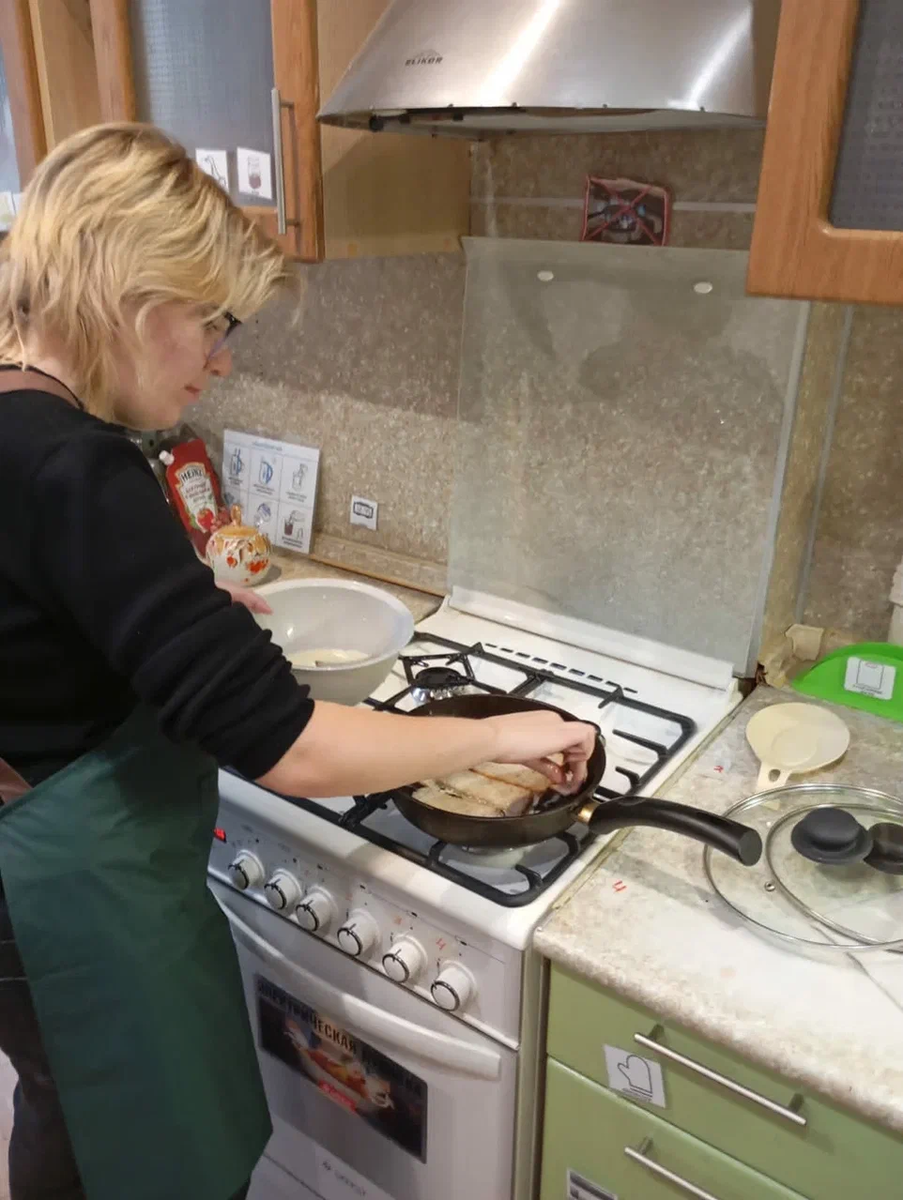 Тренировочная квартира - идеальное место для кулинарных экспериментов. Ангелина в деле!