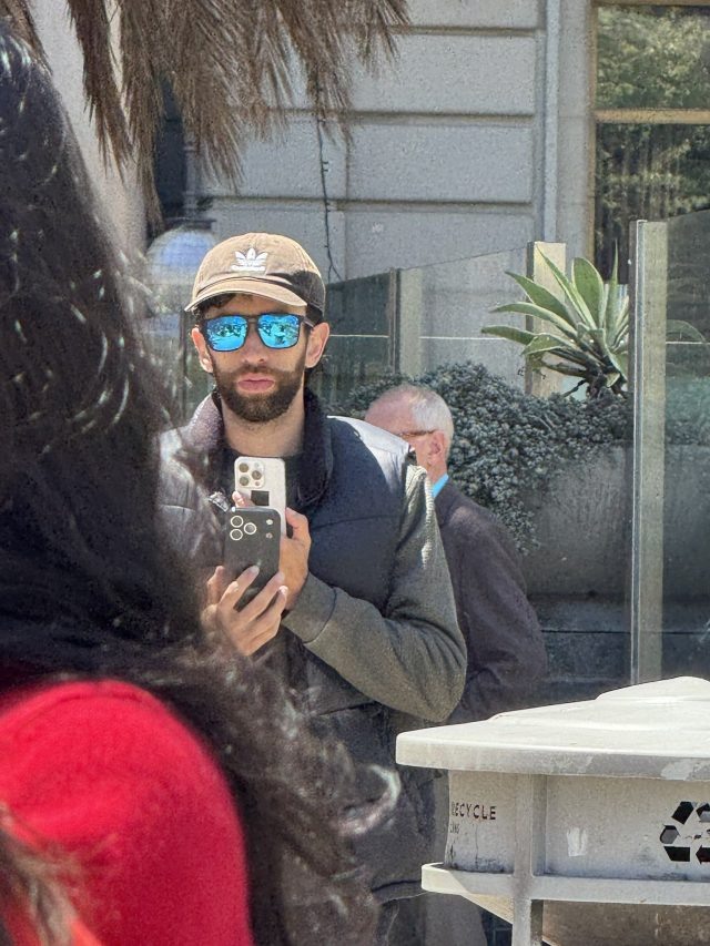    Тестировщик Iphone 17 Pro. Фото: социальные сети