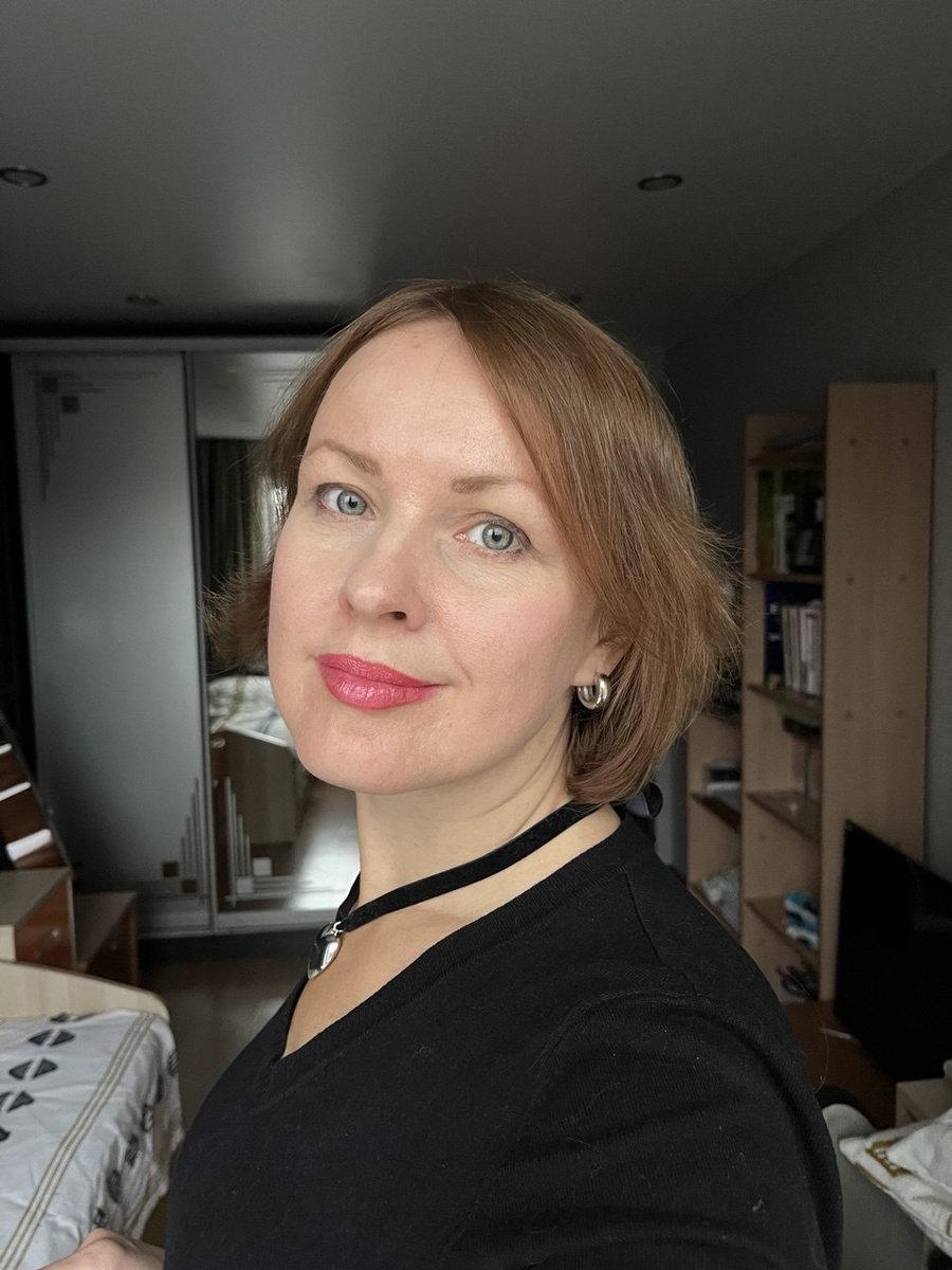 Если с кем ещё не знакомы. Меня зовут Яна Вельми. Я фитнес-нутрициолог, хэлс-коуч, специалист по питанию, коррекции веса и здоровому образу жизни. Похудела на 30 кг.