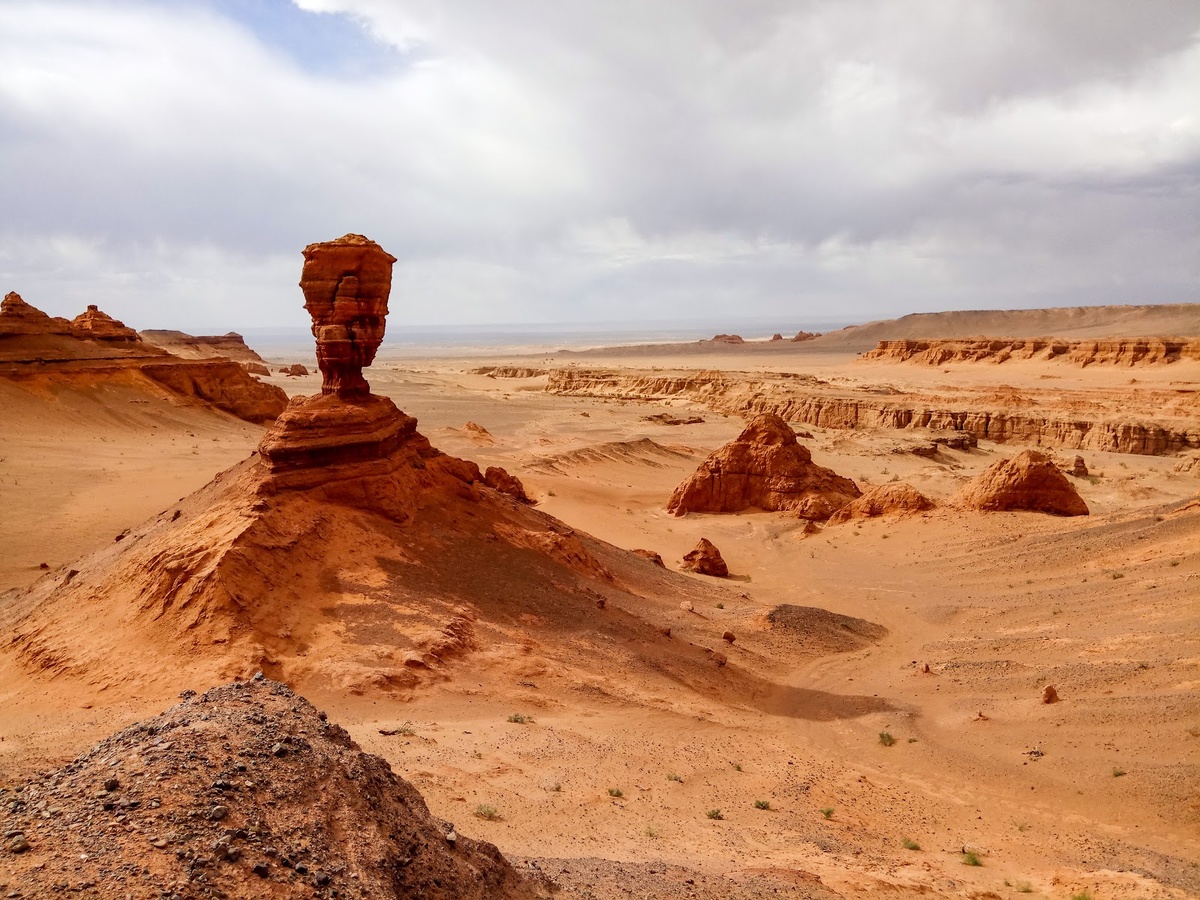 Типовые кадры типового туриста. Будут... у тех, кого я вытаскивал лебедкой из низины в песках. Фото Степана Шумахера