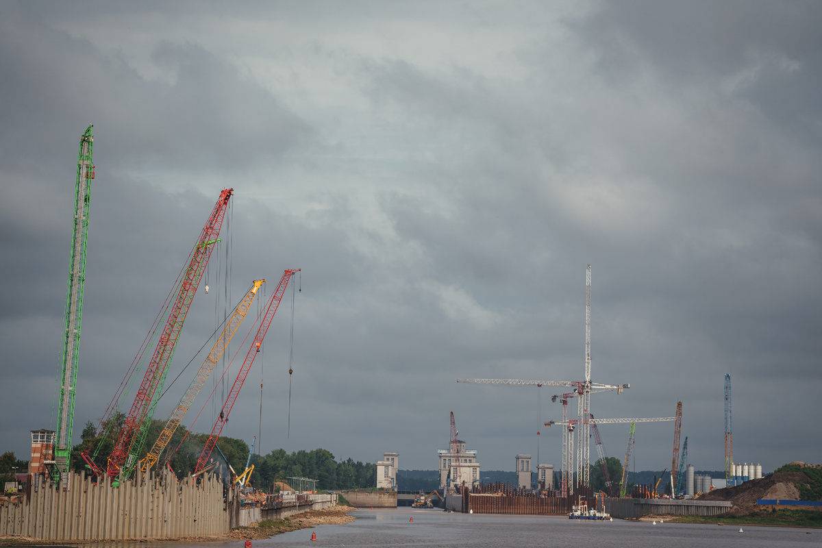 Вот такой вот разноцветный производственный пейзаж.
