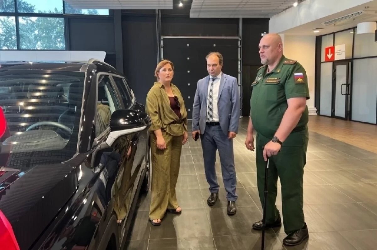    Раненному участнику СВО в Пензе передали автомобиль с ручным управлением