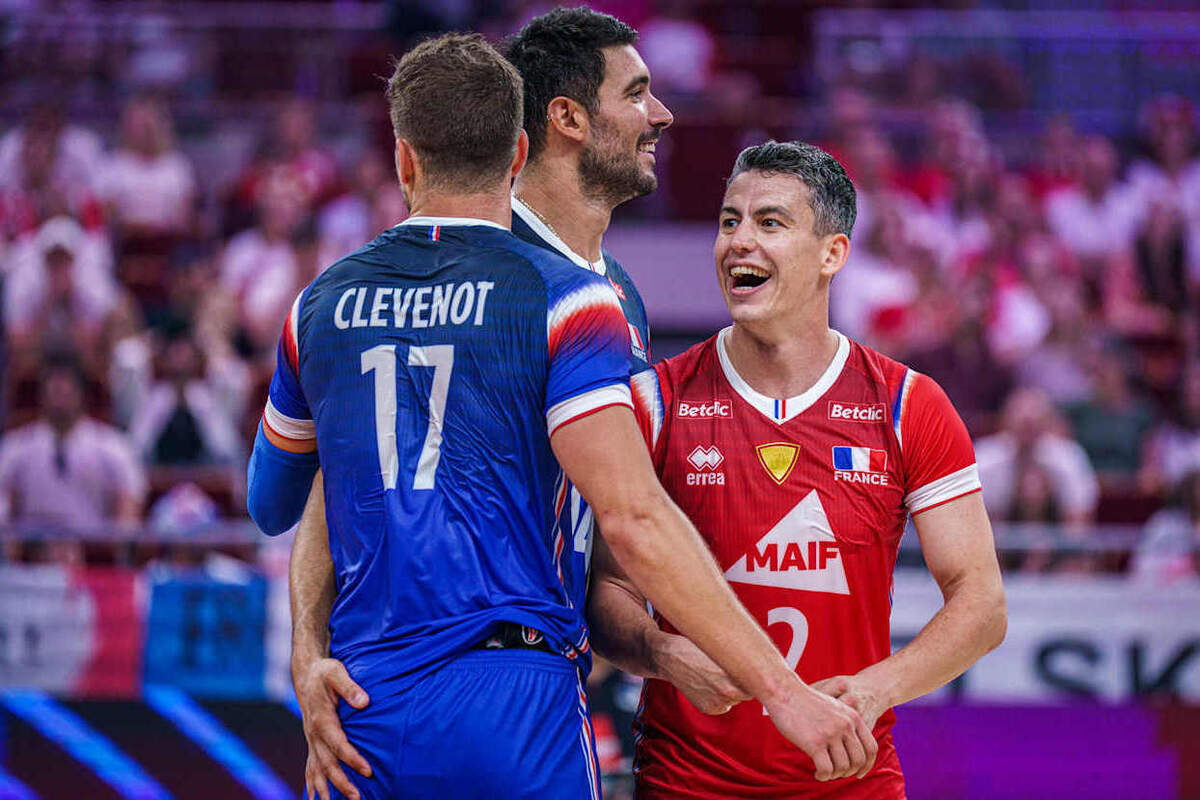   Женя Гребенников (справа) / фото (здесь и далее): volleyballworld.com