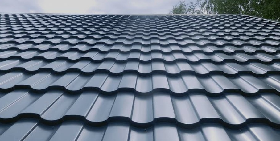 О том, почему металлическая кровля не самый лучший вариант для вашего дома. Обыкновенный шифер куда лучше!